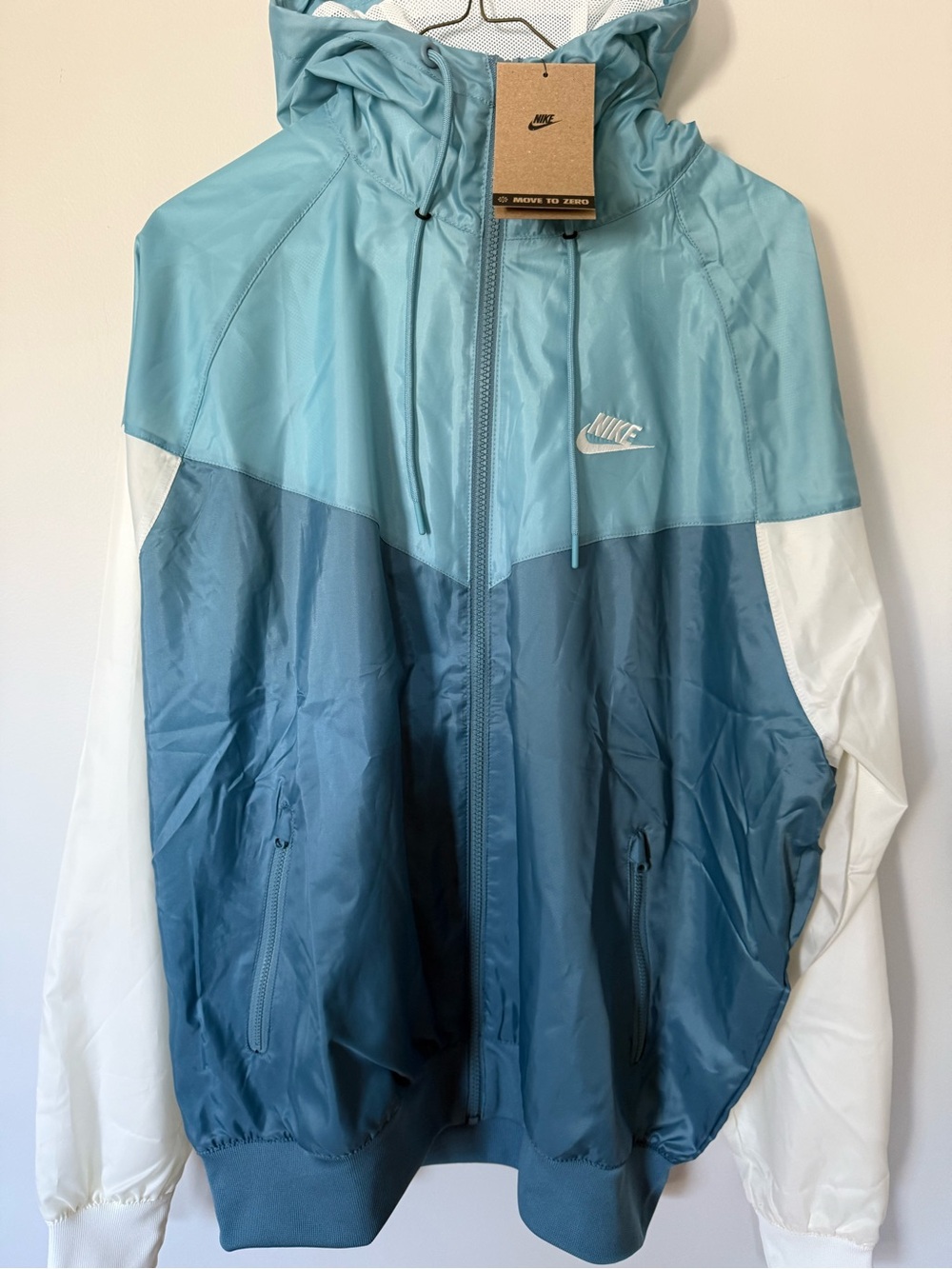 Nike Adult Medium Classic “The Windrunner” Hooded Jacket - NEW W/ TAGS - Picture 9 of 16